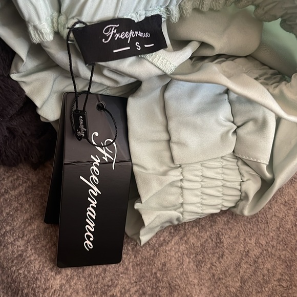 Mint green Paper bag trouser pants. Great for work or a night out. - Picture 5 of 5